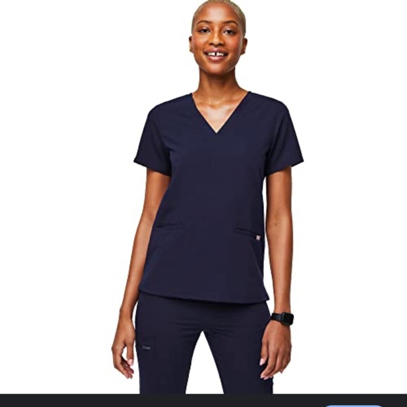 Figs Tops - Figs 2 pocket scrub top - woman’s medium